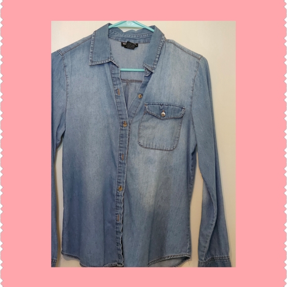 Wet seal Chambray long sleeve top - Picture 4 of 4